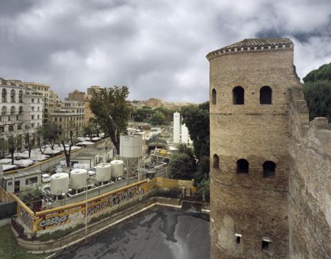 Porta Asinaria e il cantiere della Metropolitana