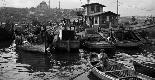 © Ara Güler, Golden Hurn, Istanbul 1955