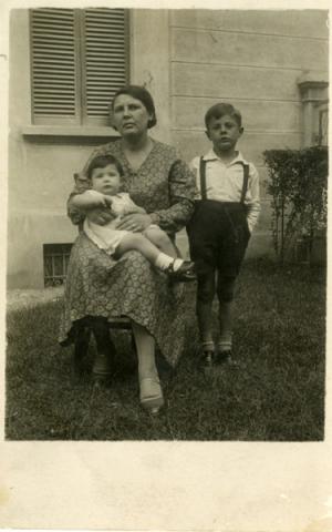 Marcello, fratello Ruggero, mamma Ida. Collezione Anna Maria Tato