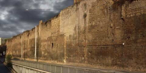 Mura Aureliane lungo il viale del Policlinico