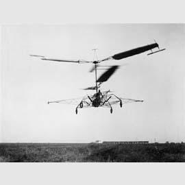 Corradino d’Ascanio, inventore dell’elicottero, compie il suo primo volo a Roma, 1931. (Archivio TCI)