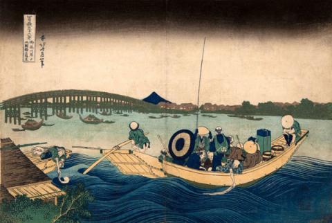 Katsushika Hokusai - Veduta del tramonto presso il ponte Ryogoku dalla sponda del pontile di Onmaya, dalla serie Trentasei vedute del monte Fuji, 1830-1832 - Silografia policroma, (…) - Kawasaki Isago no Sato Museum